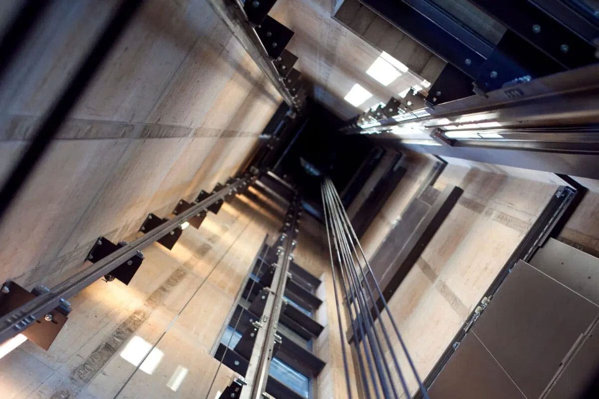 lift shaft for traditional traction lift ปล่องลิฟท์ของลิฟท์ระบบสลิง