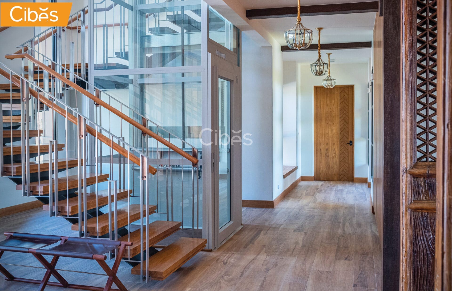 HOME LIFTS – Middle of stairs clas