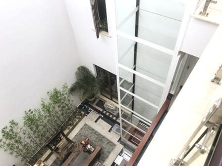 Blog2 Oct02 2. ข้อดีของลิฟท์กระจกนิรภัยเทมเปอร์ลามิเนต