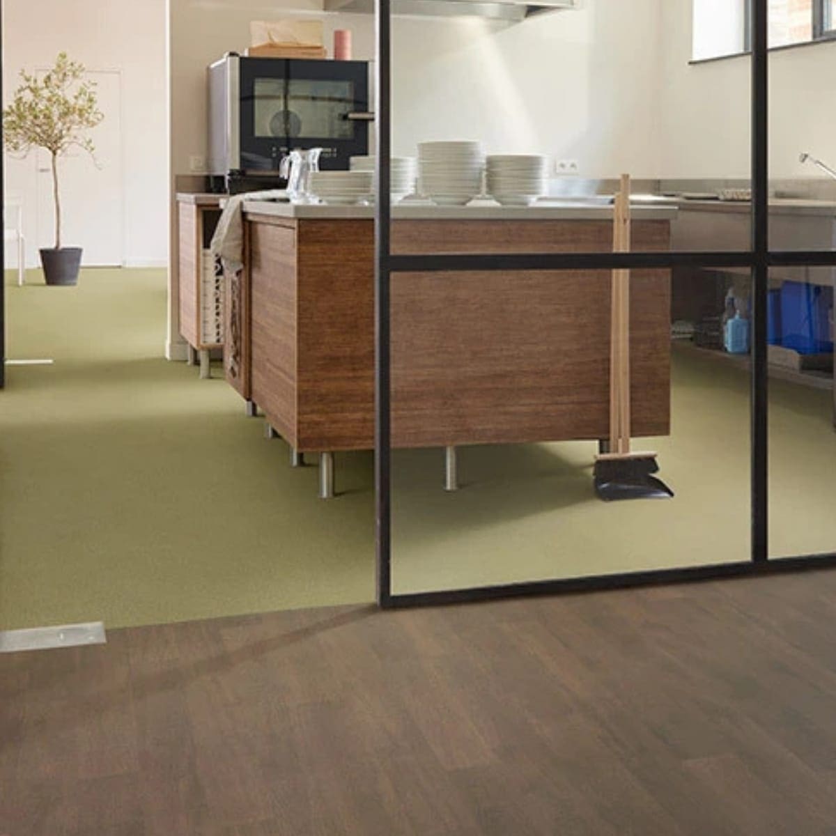 Surestep Wood 2024 18902 dark oak (2)